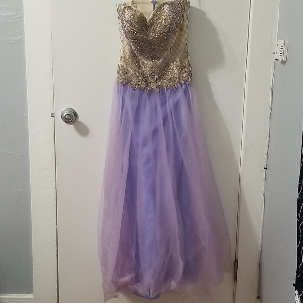 Lilac Prom/Formal Dress. Long gown. Size 6.